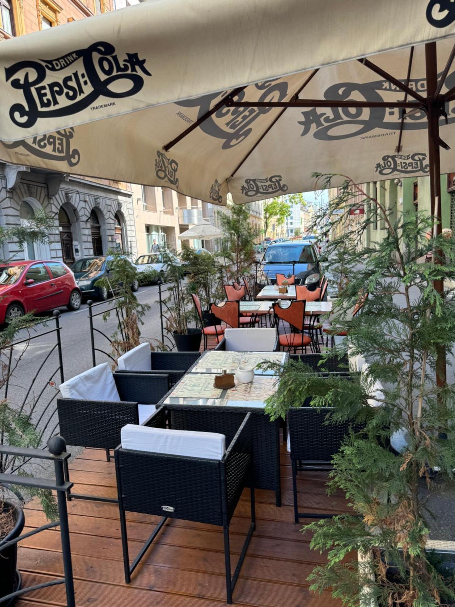 Bakats Square Premium Apartment With Ac Budapest Exterior photo